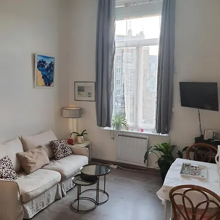 Apart Au Standing - Ambiance Cosy - Dans Un Immeuble De Prestige Du 19eme Siecle - Terrasse Au Rdc - Parking شقة ليل
