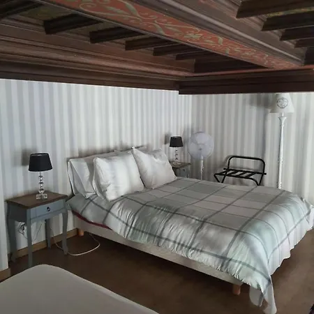Apart Au Standing - Ambiance Cosy - Dans Un Immeuble De Prestige Du 19eme Siecle - Terrasse Au Rdc - Parking * ليل